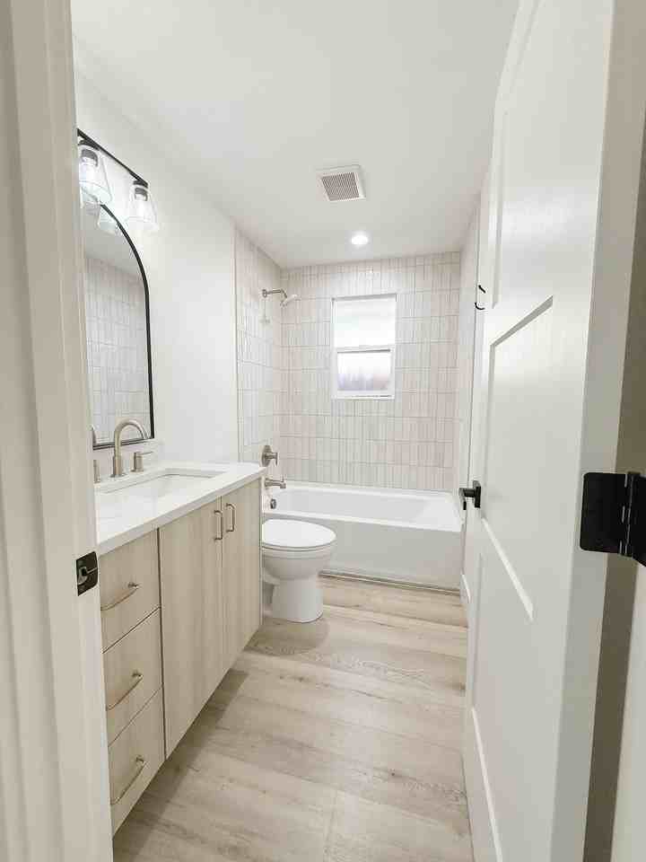3710 N St #B - Photo 7 of 14
