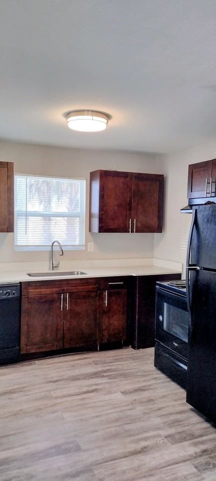 701 E Hanlon St #NA - Photo 2 of 9