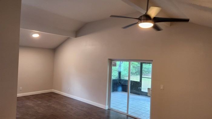1492 Providence Blvd - Photo 4 of 16