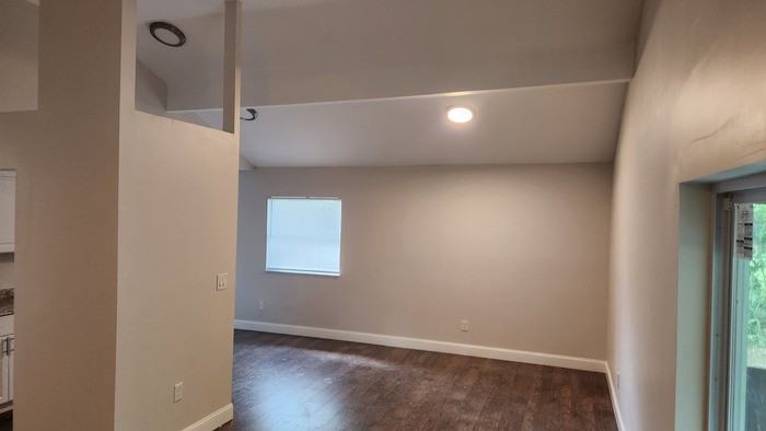 1492 Providence Blvd - Photo 5 of 16