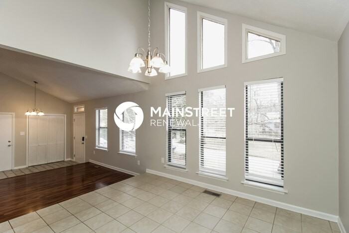 8606 Stone Creek Ct - Photo 5 of 17