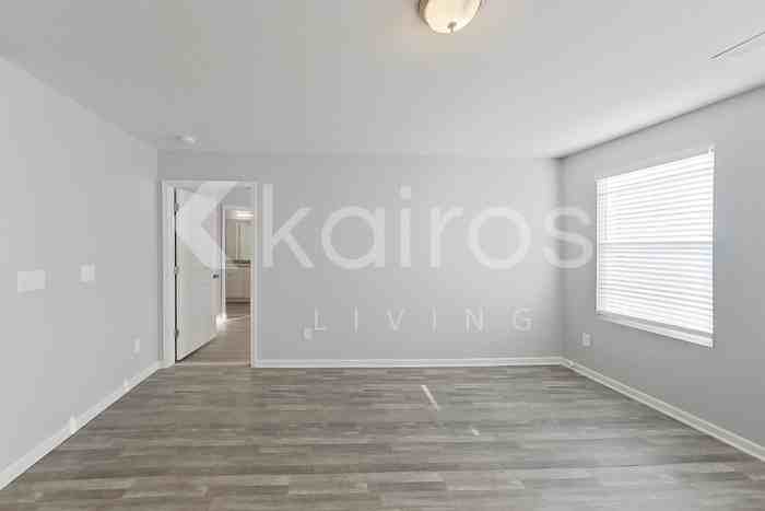 302 Emilys Dr - Photo 4 of 25