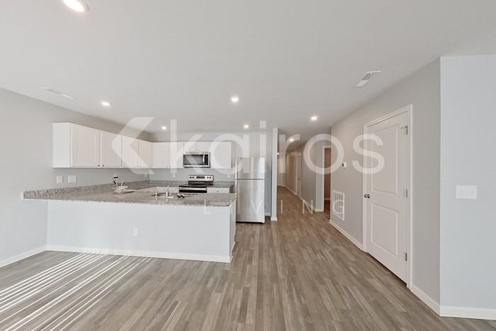 302 Emilys Dr - Photo 5 of 25