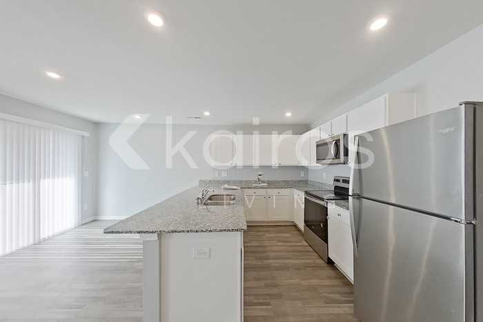 302 Emilys Dr - Photo 7 of 25