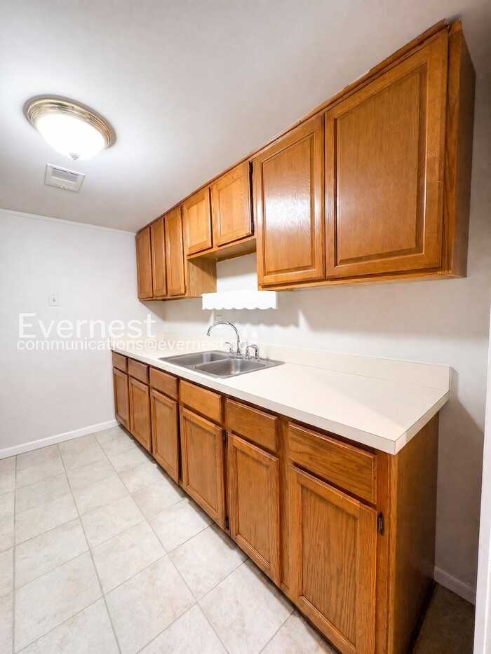 14806 Bryan Ct - Photo 7 of 24