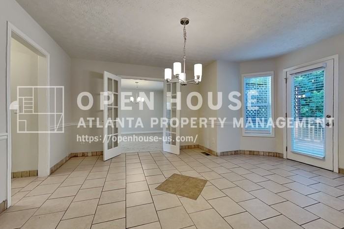 1555 Rose Pointe Dr - Photo 7 of 24