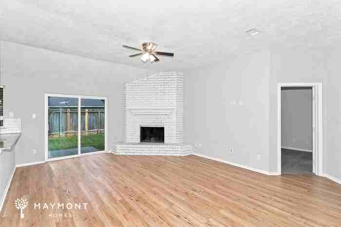 8203 Valeta Dr - Photo 4 of 15