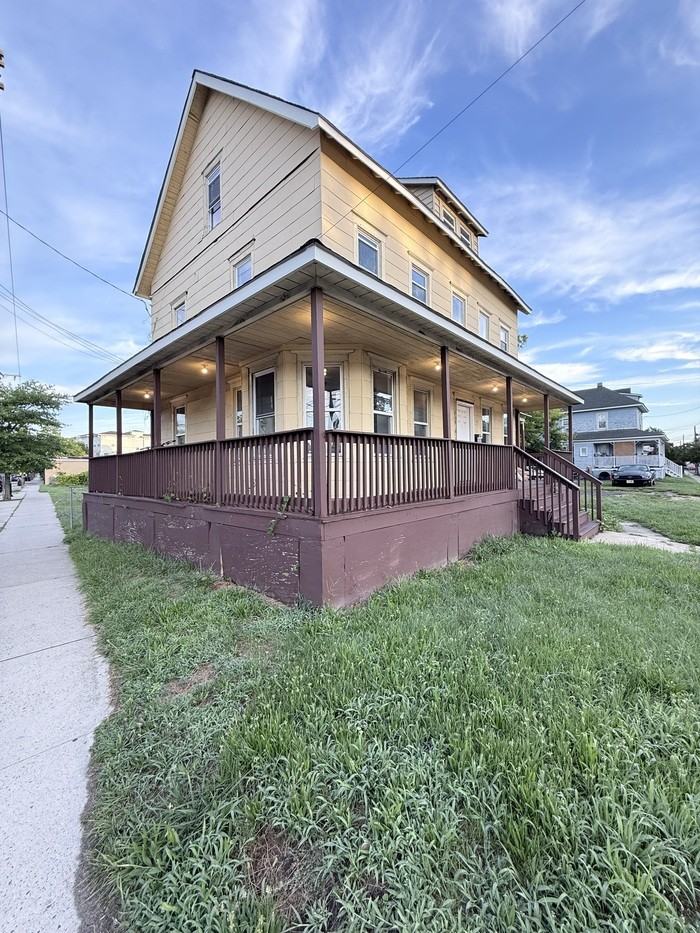 101 Ridge Ave - Photo 2 of 32