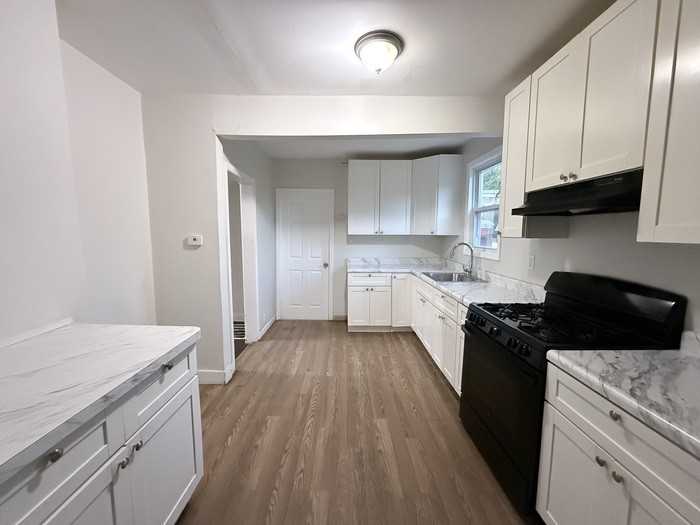 101 Ridge Ave - Photo 5 of 32