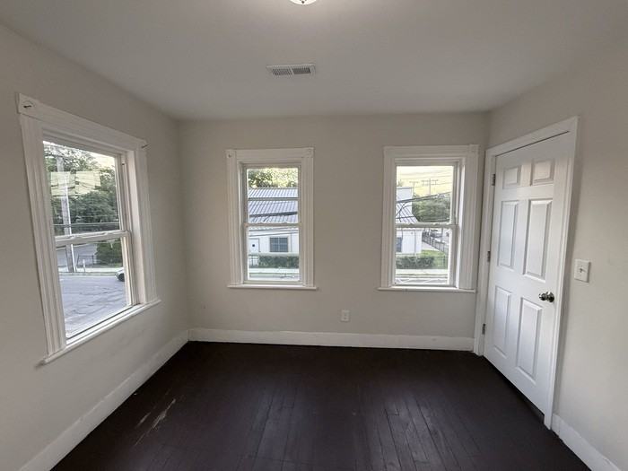 101 Ridge Ave - Photo 7 of 32