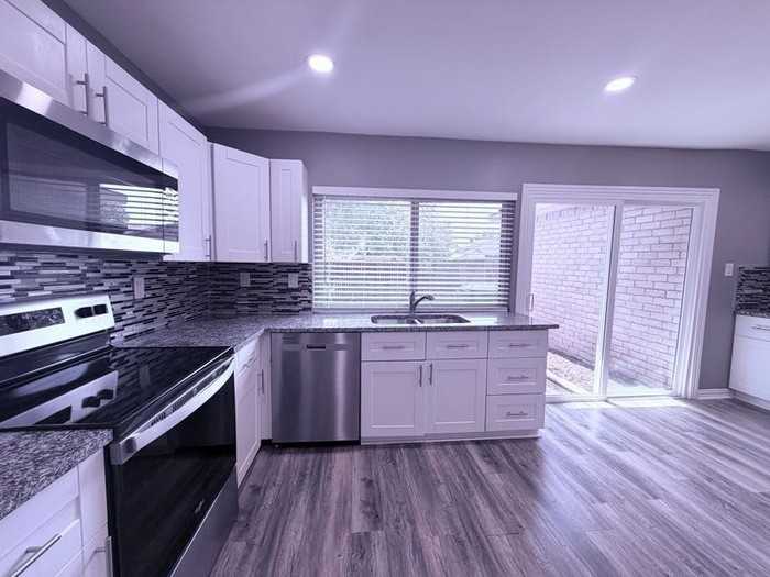 3401 Livingston Ln - Photo 6 of 50