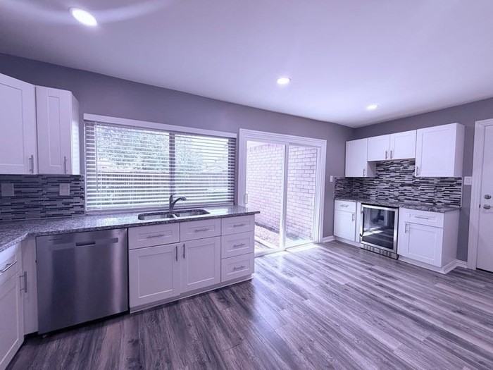 3401 Livingston Ln - Photo 7 of 50