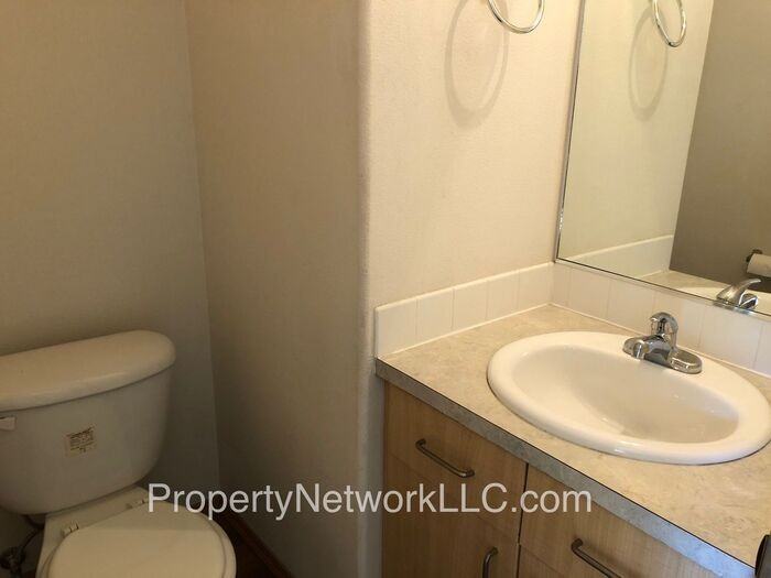 672 Ne Anderson Rd - Photo 6 of 15