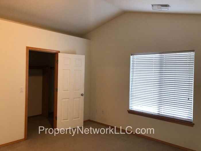 672 Ne Anderson Rd - Photo 7 of 15