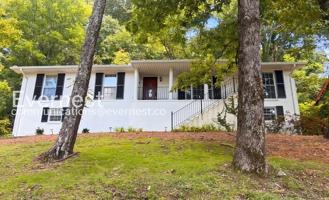 featured image of 4829 Clairmont Ave S