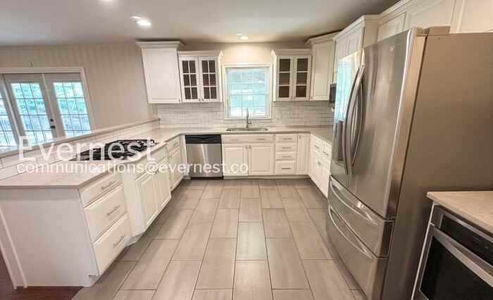 4829 Clairmont Ave S - Photo 7 of 26