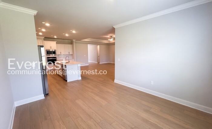22651 Donahue Dr - Photo 7 of 34
