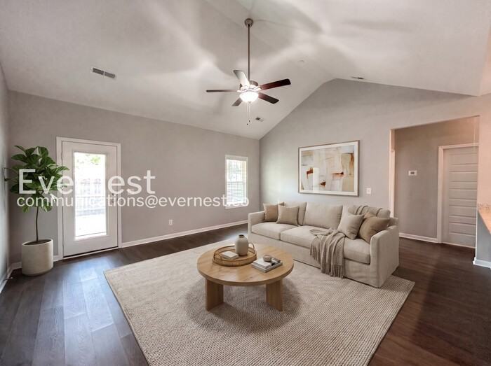 1032 Echo Ridge Rd - Photo 4 of 27