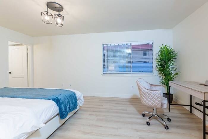 46 S Lotus Ave #2 - Photo 3 of 48
