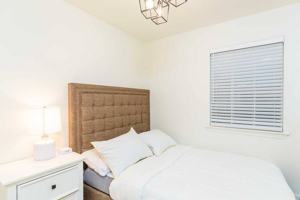 featured image of 46 S Lotus Ave #4