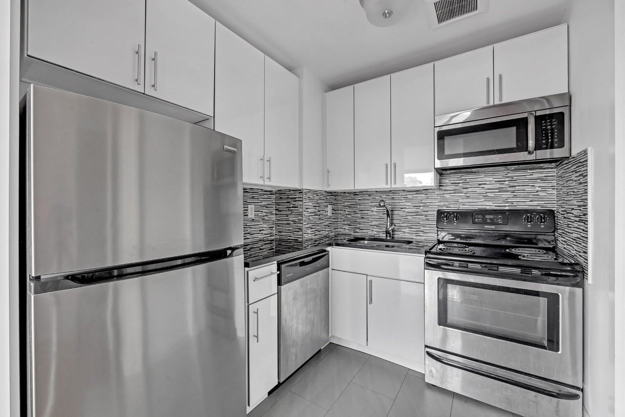 419 E 117th St #3A