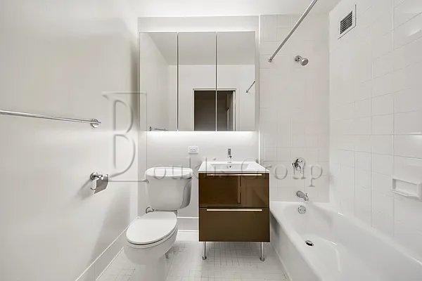 85 John St #4B - Photo 7 of 8