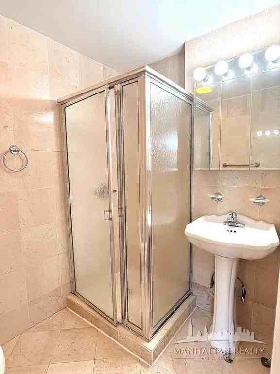 W 79th St #7B - Photo 5 of 6