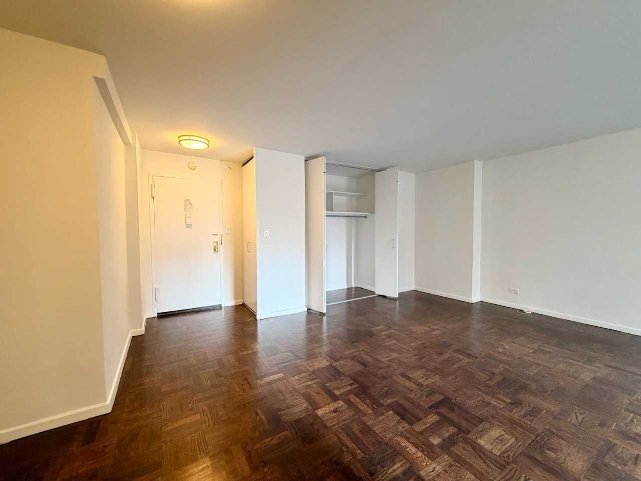 5th Ave #8P - Photo 5 of 6
