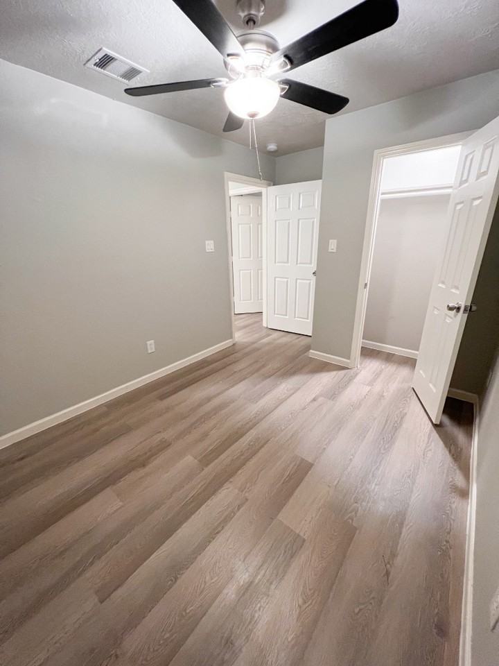 Johnson Apartments - Photo 4 of 9