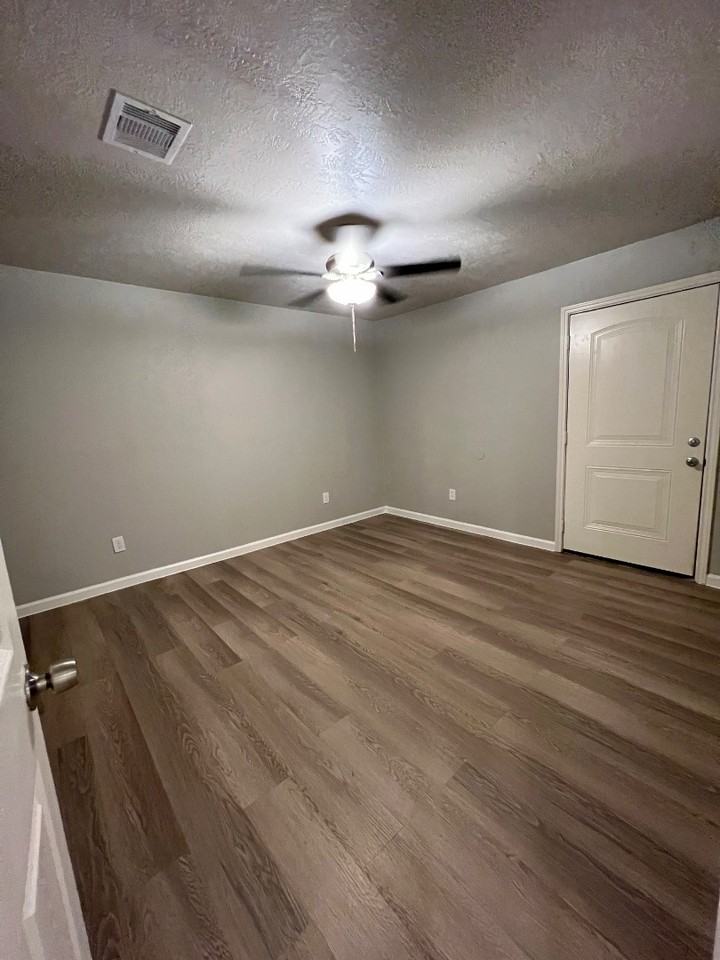 Johnson Apartments - Photo 5 of 9
