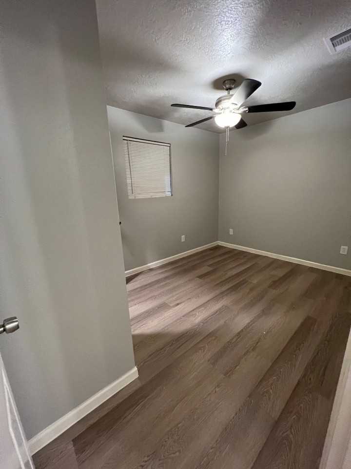 Johnson Apartments - Photo 6 of 9