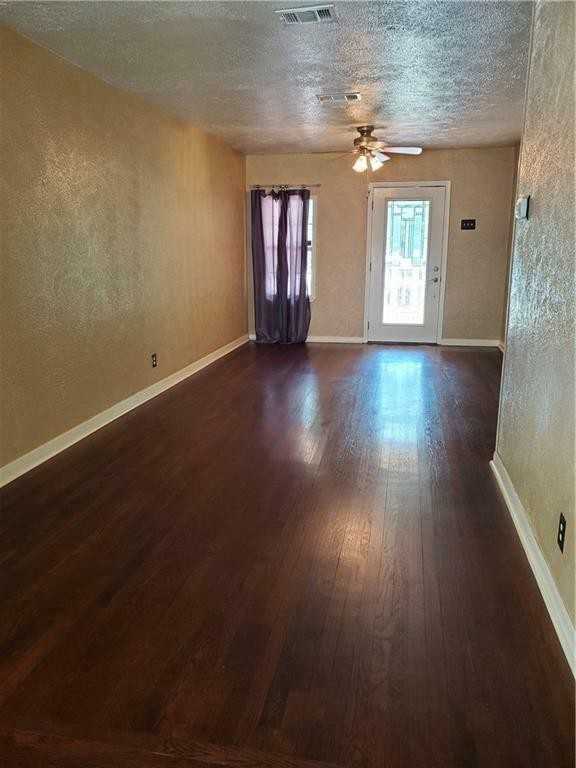 5712 Avenue D - Photo 5 of 35