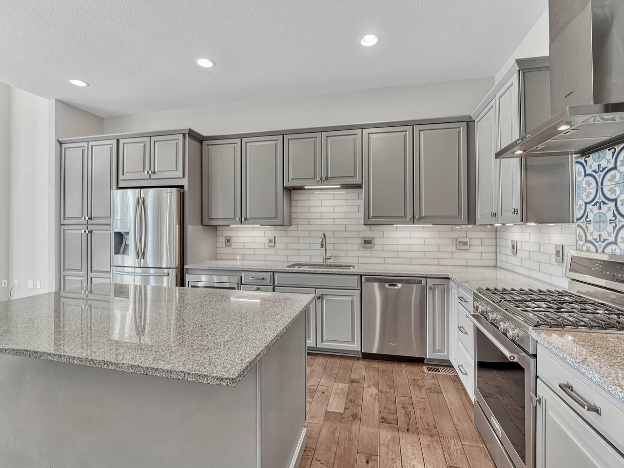 10062 Belvedere Cir - Photo 3 of 35