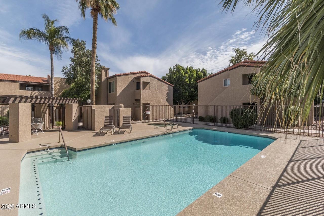 5146 5146 E Oak Street #207 - Photo 4 of 50