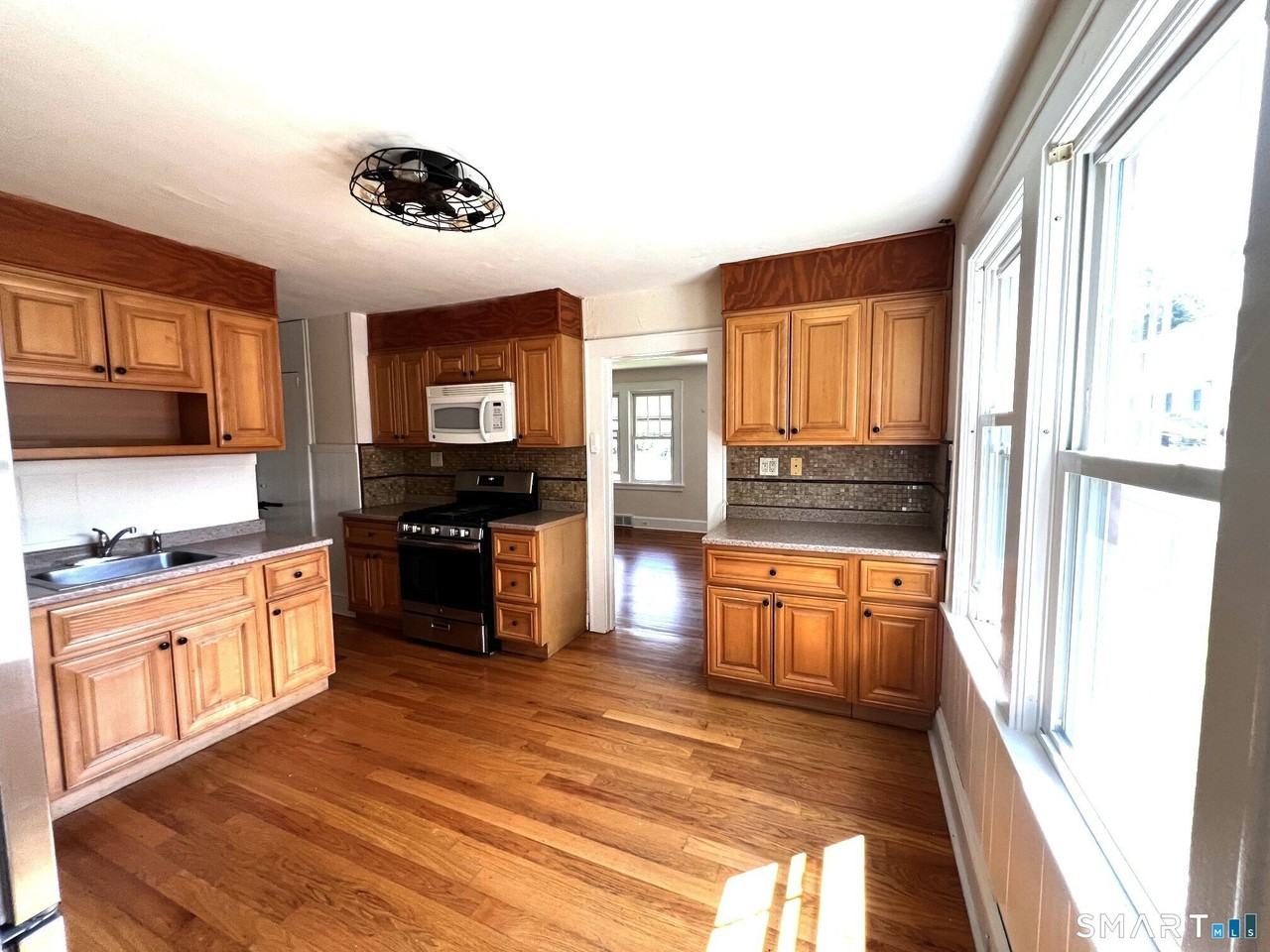 243 Henry Ave - Photo 3 of 11