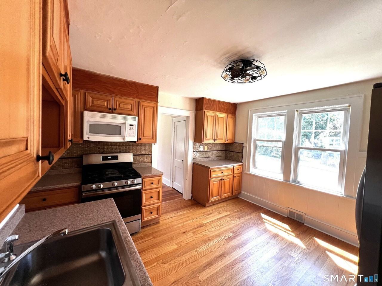 243 Henry Ave - Photo 4 of 11