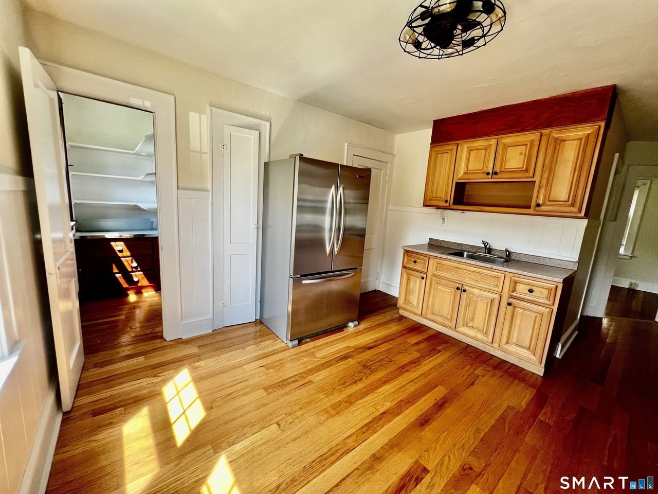 243 Henry Ave - Photo 5 of 11