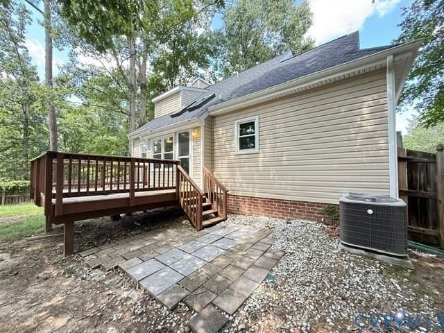 2508 Sutton Pl - Photo 2 of 16