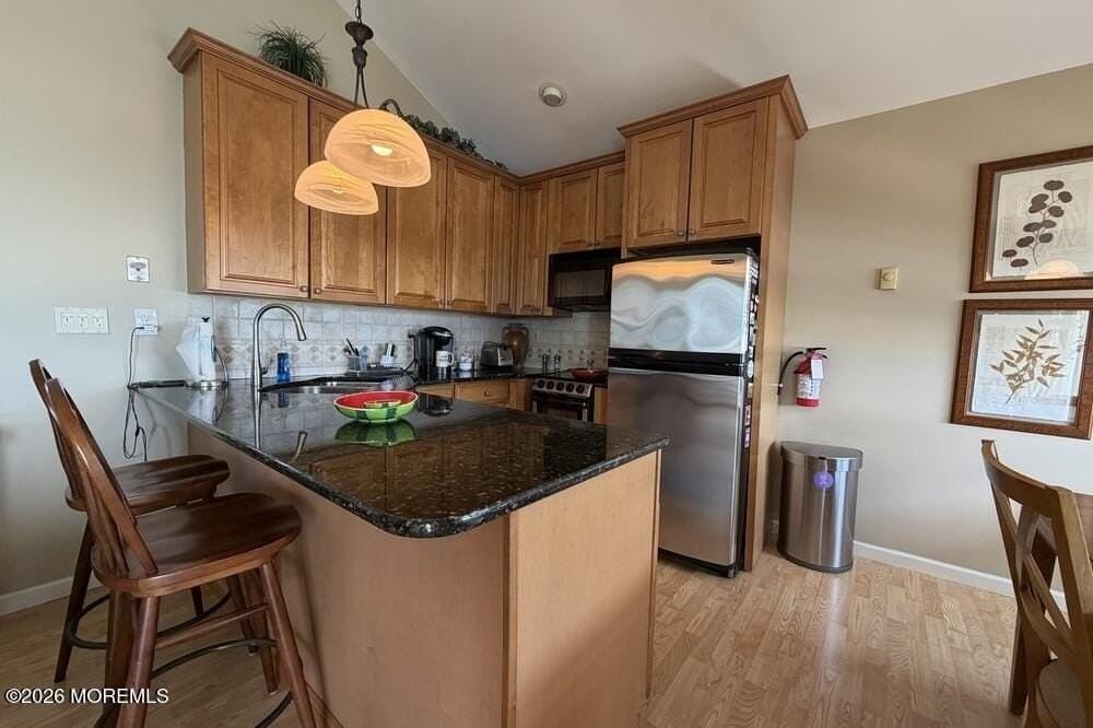 605 Ocean Ave - Photo 7 of 23