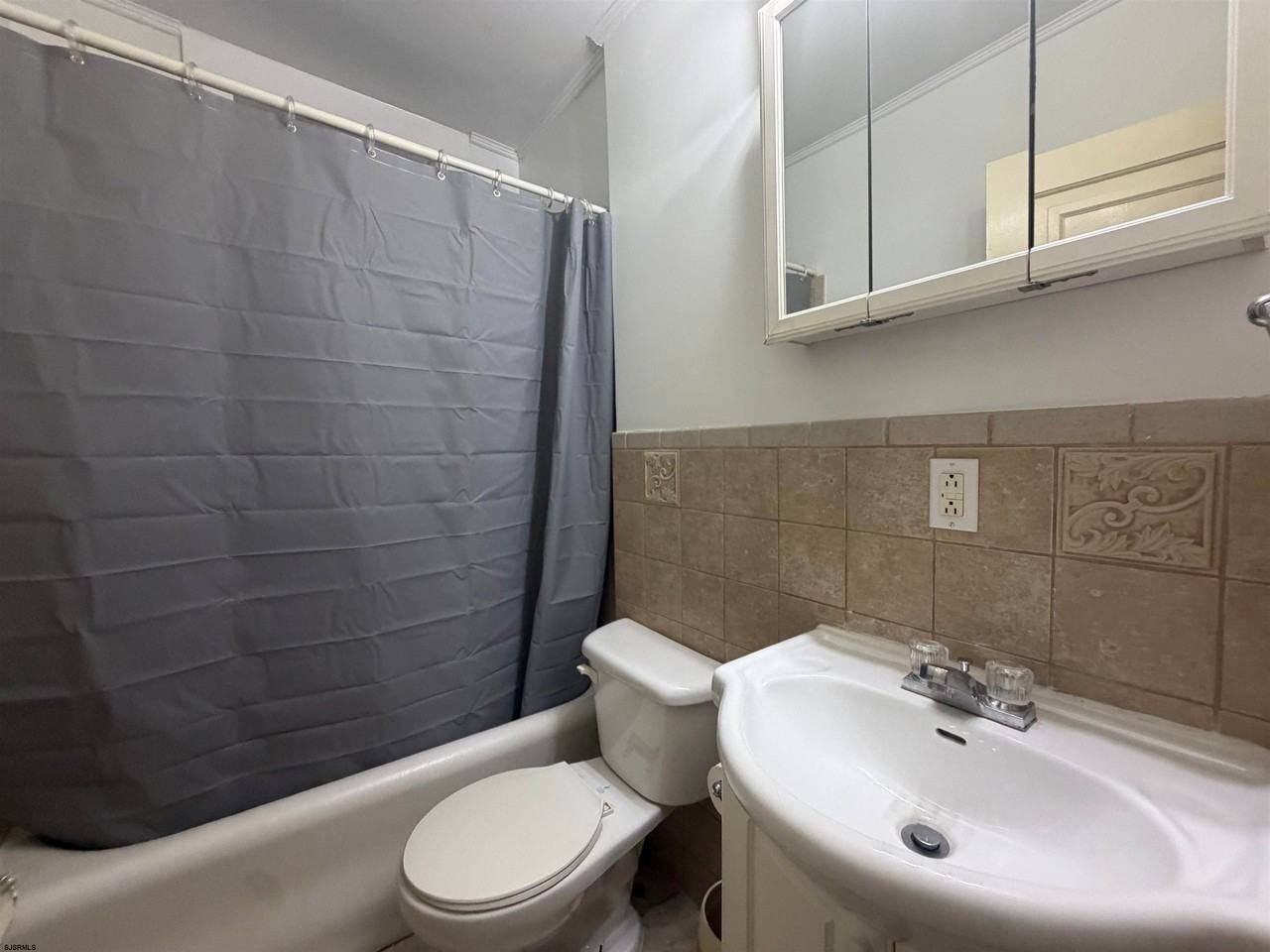37 S Iowa Ave - Photo 3 of 6
