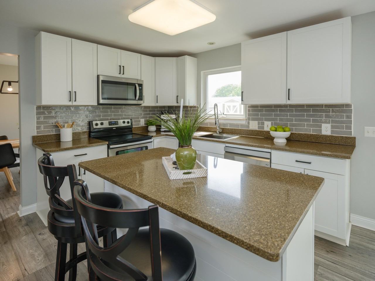 5824 Tradewind Dr - Photo 6 of 33