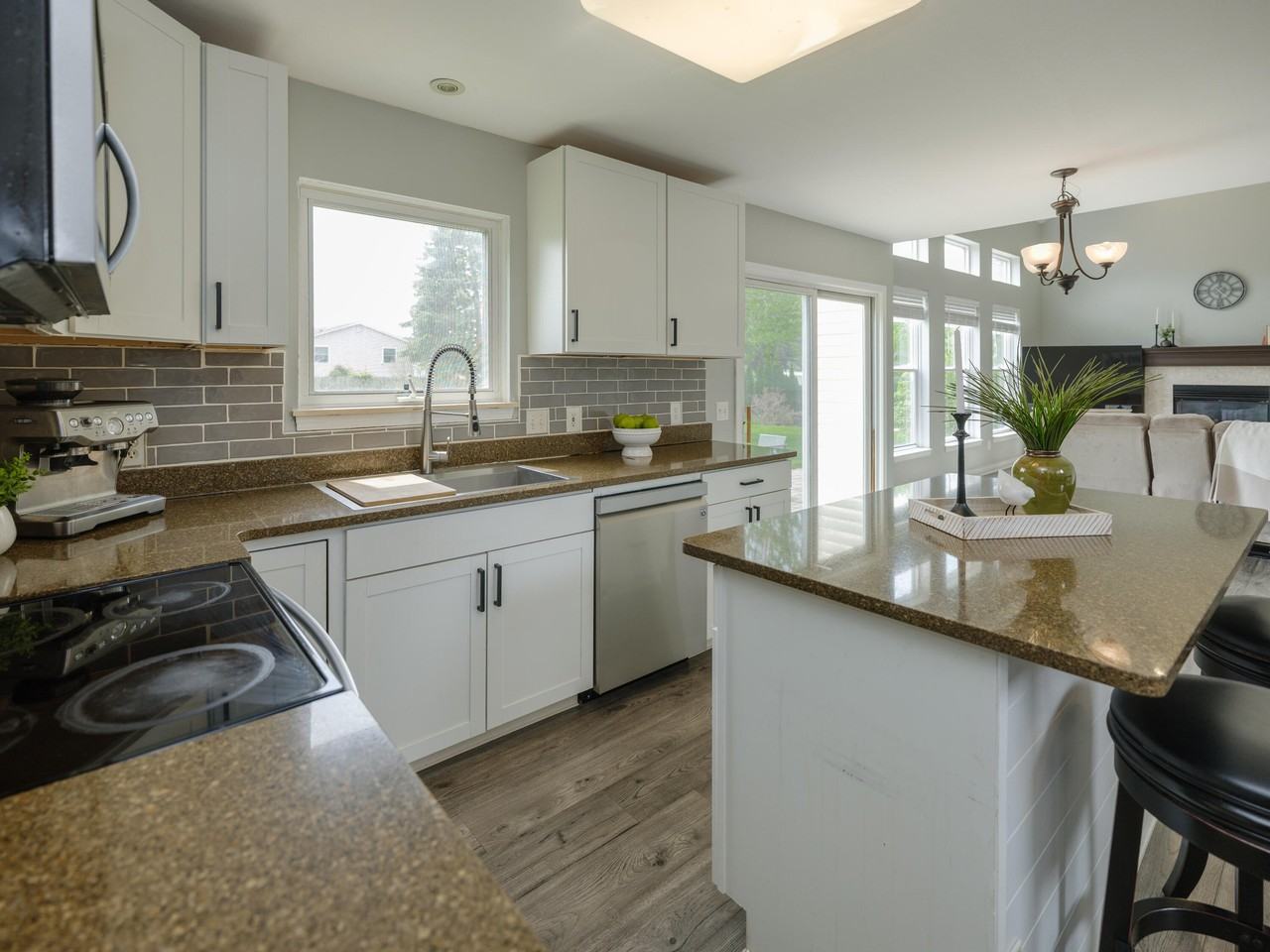 5824 Tradewind Dr - Photo 7 of 33