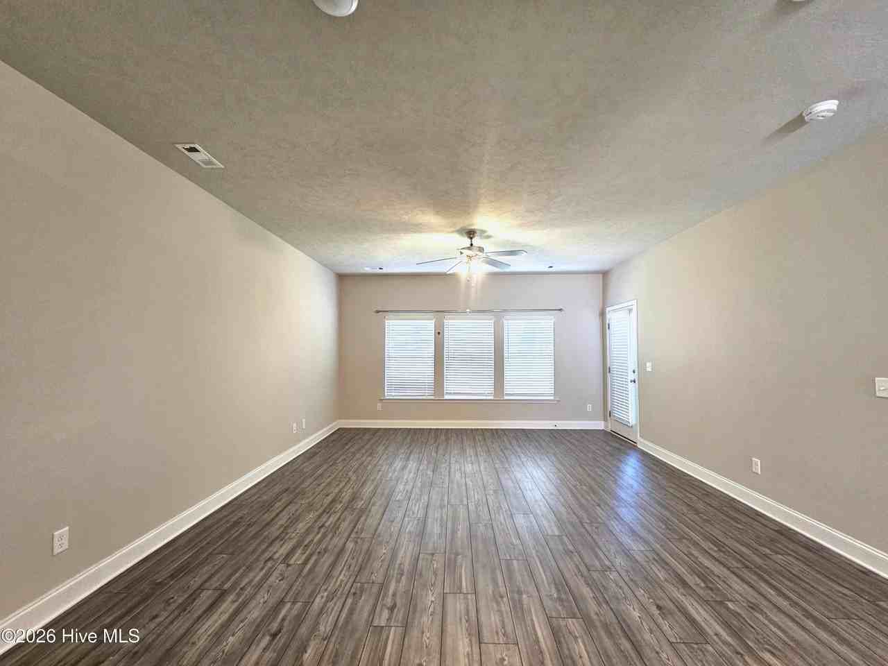 1103 Clareton Dr - Photo 6 of 17