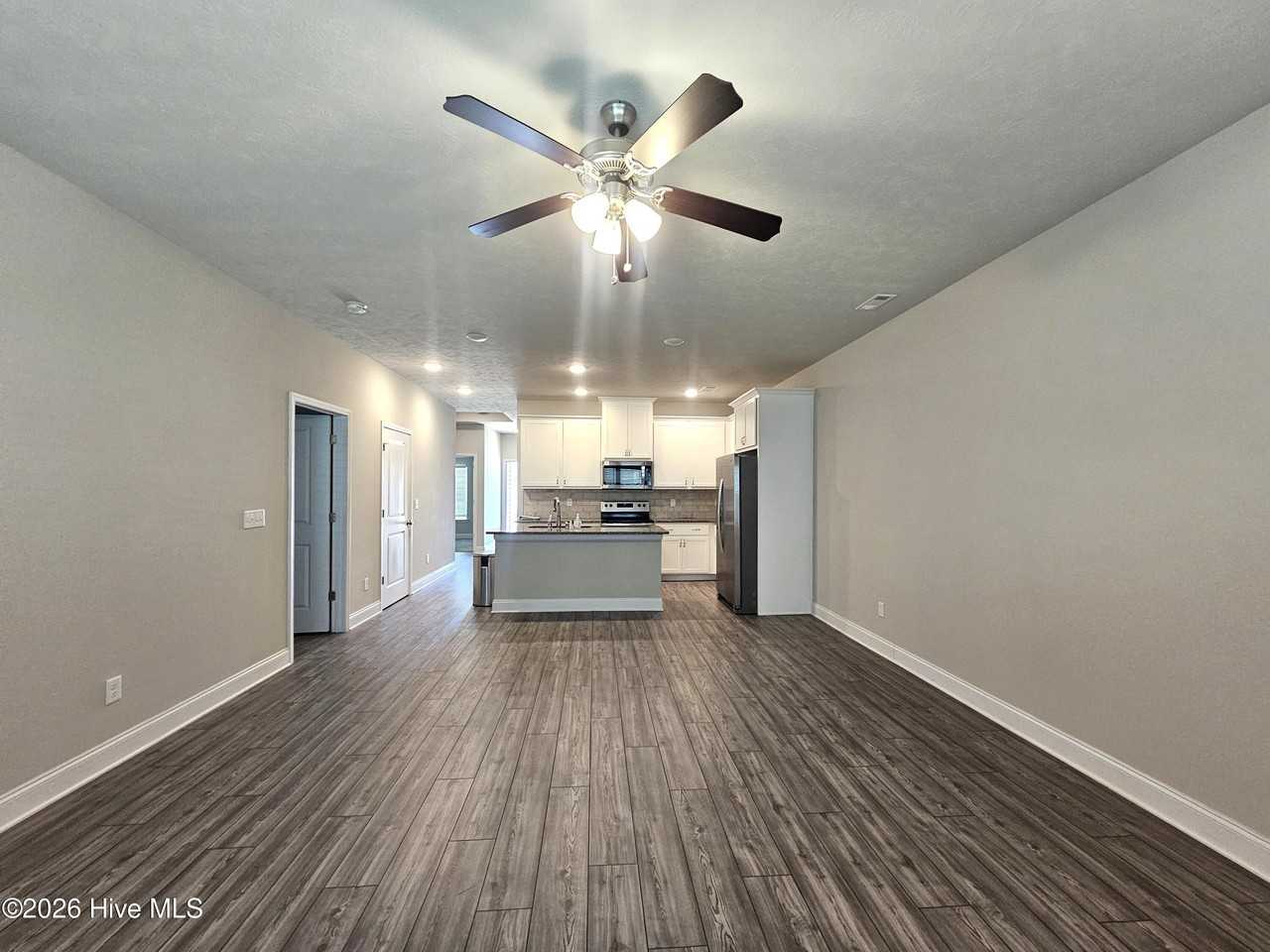 1103 Clareton Dr - Photo 7 of 17