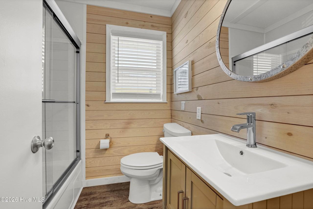 1027 S Shore Dr - Photo 6 of 41