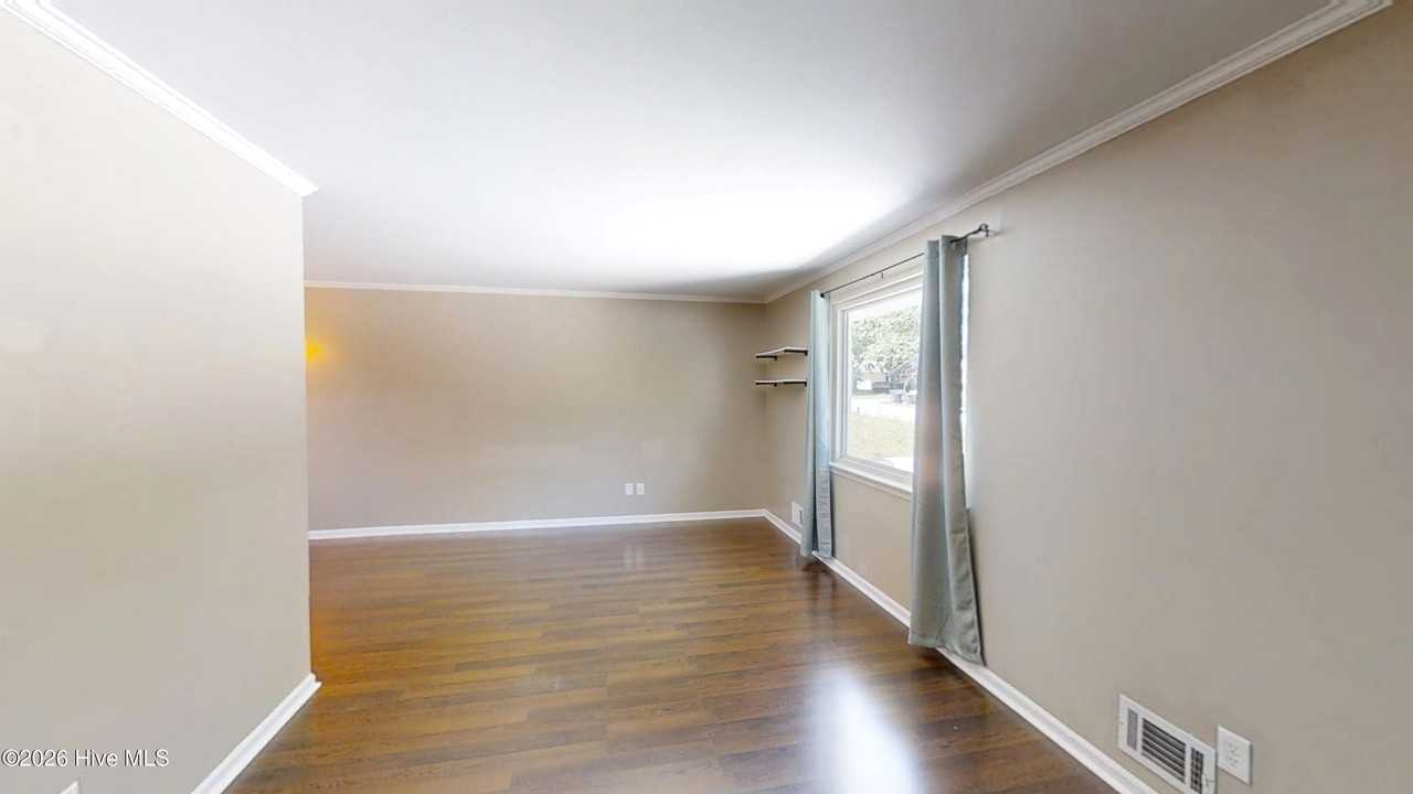 321 Oak Lake Dr - Photo 4 of 27