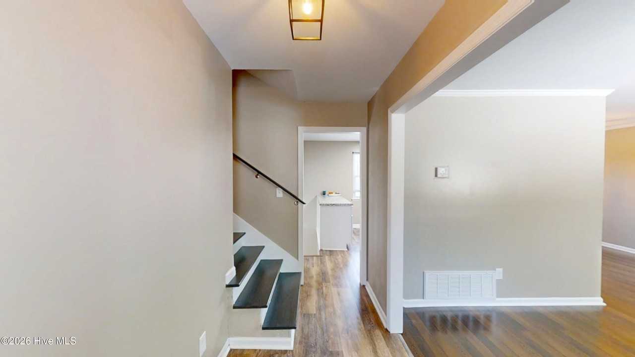 321 Oak Lake Dr - Photo 5 of 27