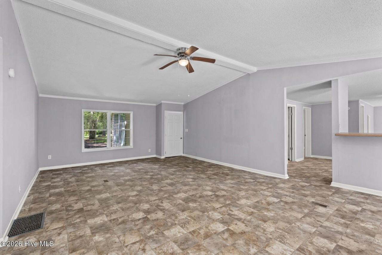 1133 Pickett Rd #19 - Photo 6 of 27