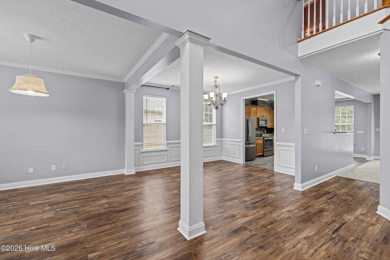514 Ellington Ct - Photo 4 of 41