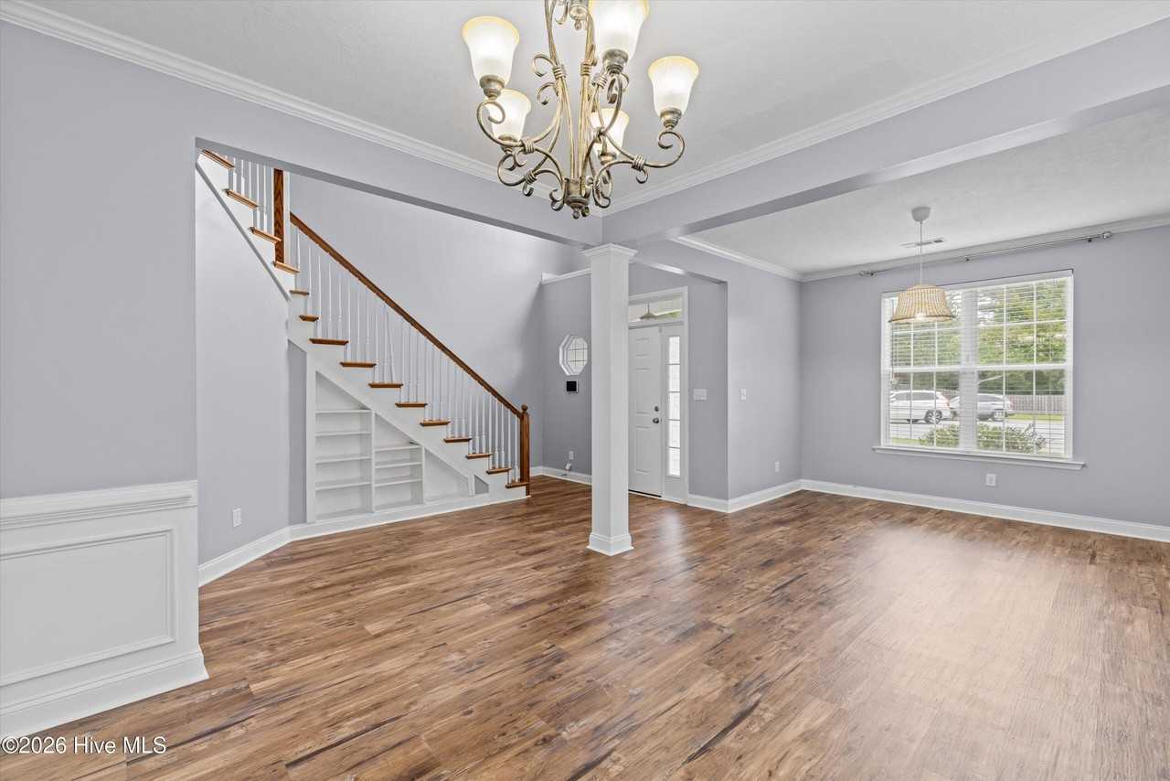 514 Ellington Ct - Photo 7 of 41